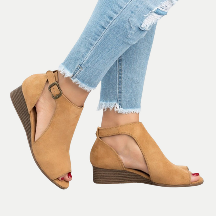 Amira – Cut-Out Comfort Wedge Sandals